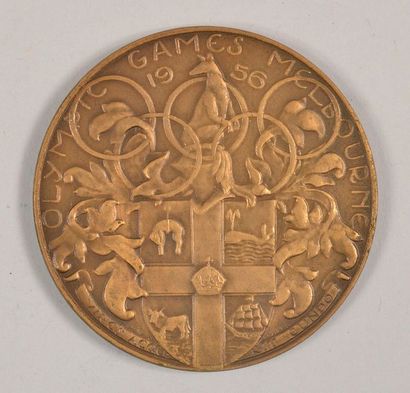 null Médaille officielle de participant. En bronze par A.
Meszaros. Diamètre 63 mm....