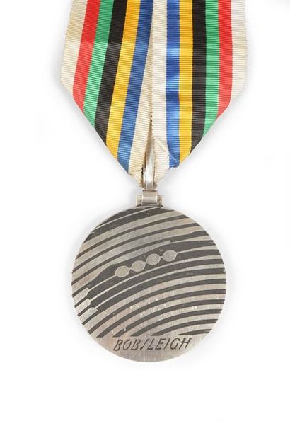 null Silver medal for the Bobsleigh events.
Silvered. Diameter 60 mm. By Roger Excoffon....