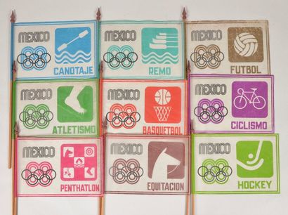 null Set of 20 flags from different sports.
Dim. 18x26 cm each. Good condition.