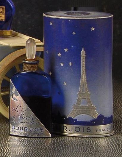 BOURJOIS "Soir de Paris" - (1929) Présenté dans son coffret ovale en carton gainé...