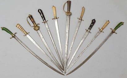 null Couteau de vénerie, fusée en ivoire, garde en S. Epoque Louis XV