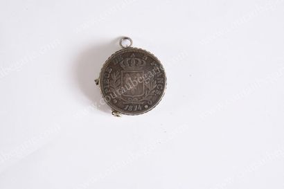 null NAPOLÉON III, empereur des Français (1808-1873).
Porte-clef en argent orné sur...