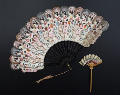 null JAPONAISES - éventail de type brisé à décor de japonaises à l'ombrelle. Monture...