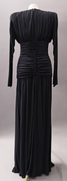 null NINA RICCI, robe du soir, vers 1980, robe en jersey de soie bleu foncé à corsage...