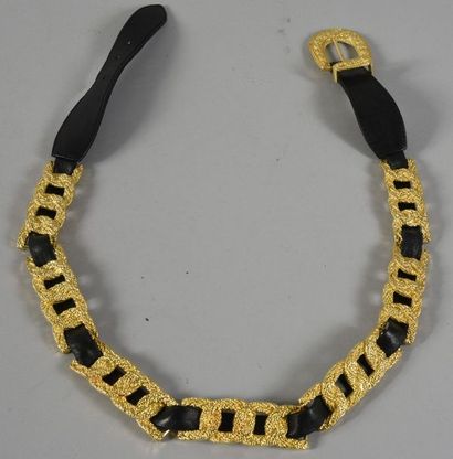 null Hervé MASSON, ceinture en cuir noir entrelacée des boucles en métal doré simulant...