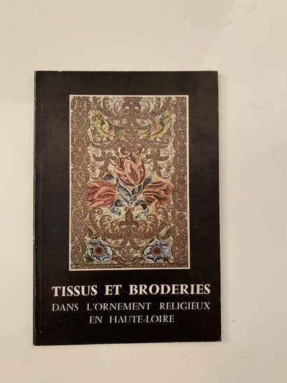 null [BRODERIE LITURGIQUE/PARAMENTIQUE, XVIIe-XVIIIe s],



Réunion de huit catalogues...
