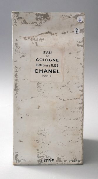 null Chanel –« Bois des Iles » - (années 1950) 1 flacon d’eau de cologne scellé et...