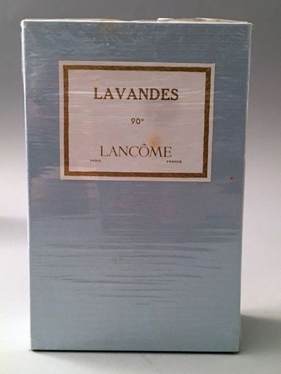 null Lancôme – « Lavandes » - (années 1950) 1 flacon d’un 1/2 litre d’eau de lavandes...