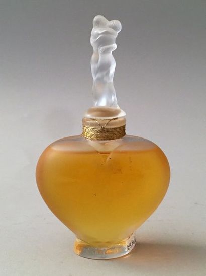 null Lalique parfums – « Amour » - (années 1990) Flacon en cristal incolore dépoli...
