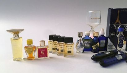 null Bourjois – (années 1930-1950) Fort lot de 28 diminutifs parfums certains avec...