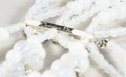 null CHRISTIAN DIOR, collier de chien à neuf rangs de perles de verre irisées ; les...