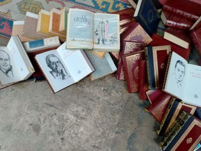 null Un grand ensemble de 181 livres anciens. Collection Biblio Luxe, La réforme,l'age...