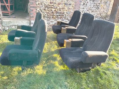 5 fauteuils de cinéma noirs avec cendrier...