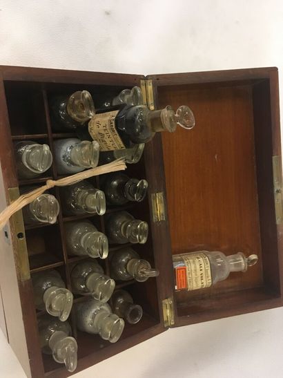 null Mahogany travel medicine chest with all its bottles (-1) most of them still...