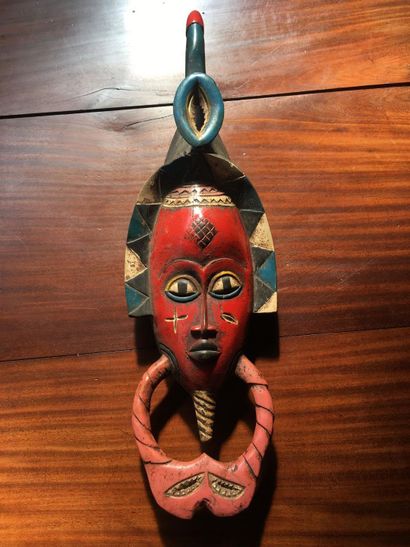 null African handicraft. Burkina Faso mask, in polychrome wood, H : 75cm