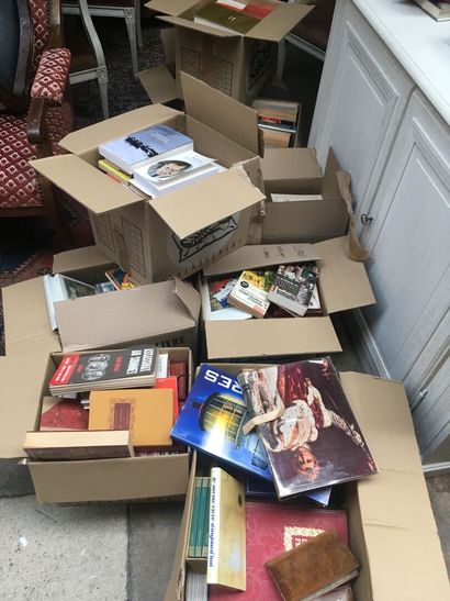 Ten boxes of books: Fine books, various collections,...