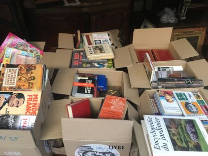 Ten boxes of books: histories, various collections,...