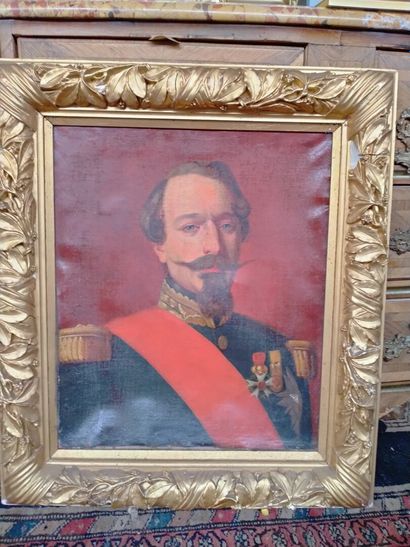 null Portrait of Napoleon III, oil on canvas, gilt frame. Period : second empire....