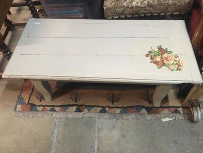 null White painted wood coffee table with flowers decoration, h : 40 x 115 x 55c...