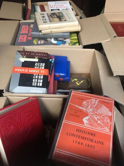 null Ten boxes of books: histories, various collections, various biographies, botany,...