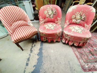 null Ensemble de fauteuils XIXe, composé de deux petits fauteuils crapeau, et une...