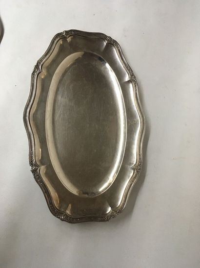 null Large oval silver plated dish decorated with leaves. French work end of XIXth....