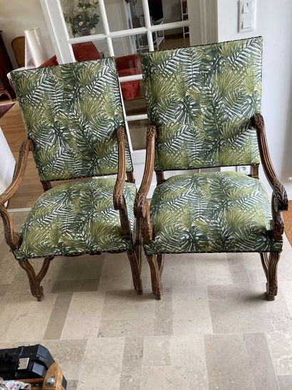 null Pair of Louis XIII armchairs, straight back, carved armrests with acanthus leaves...