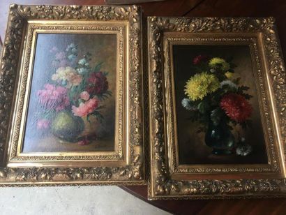 null Pair of still lifes with flowers, oil on canvas in their gilded frames. 35x...