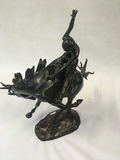 null Spanish school XXth. Bronze of a horse at the rodeo. H : 60cm
