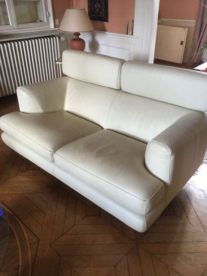 null Cinna, pair of sofa in full grain white leather. XXth
