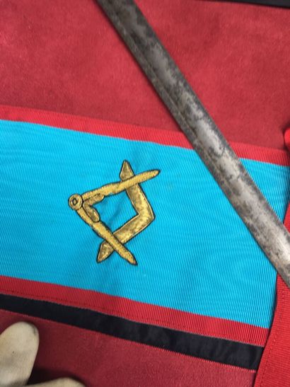 null Freemasonry: set consisting of a sword, a pair of gloves, an apron, a cap, two...