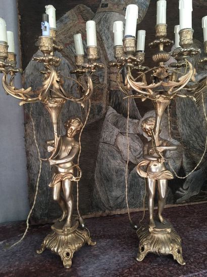 null Paire de lampe en bronze doré 5 branches à décor de putti