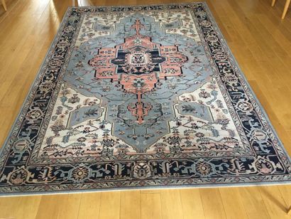 null Set of three oriental rugs of various sizes : 195 x 125cm , 31 x 30cm, 294 x...