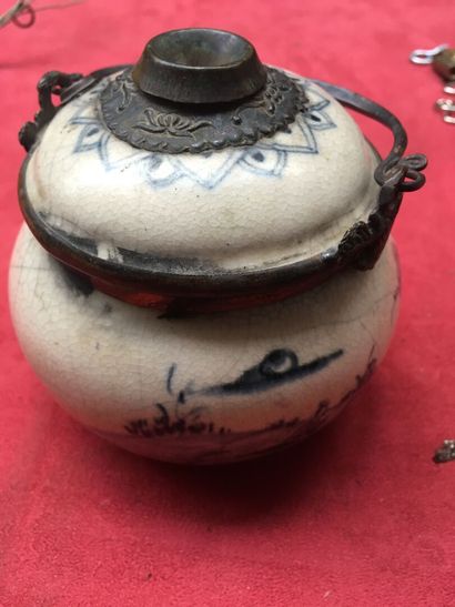 null CHINA, earthenware perfume burner decorated with landscape H: 13cm