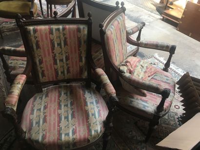 null Set of 4 Napoleon III chairs with twisted tapered legs. cabriolets