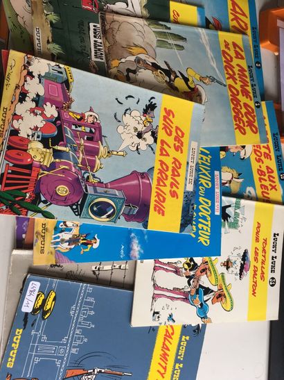 null LUCKY LUKE, A set of 15 comics soft format years 1977/1978 numbers : 1,2,3,7,9,10,...