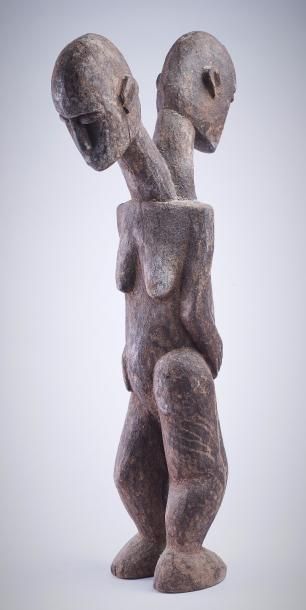null Figure Janus en bois, Population Lobi, Burkina Faso, H. : 69 cm