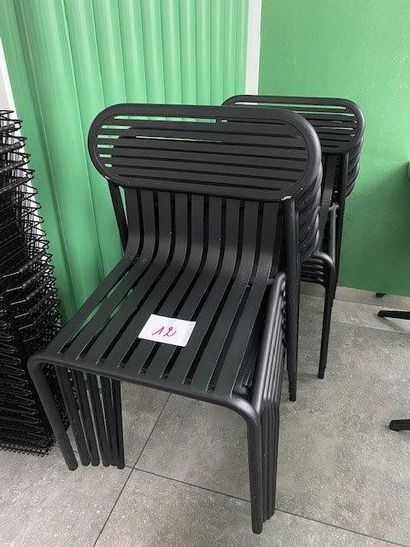 null 11 chaises métal noir à lattes PETITE FRITURE