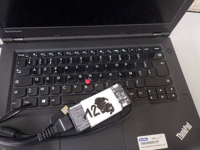 null 1 PC portable LENOVO L440 - Core i3 - écran 14' - avec chargeur - clavier "azerty"...