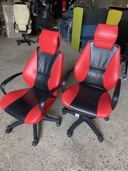 2 fauteuils simili cuir type baquet rouge/noir...