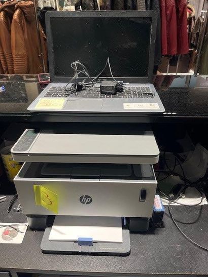 - 1 imprimante HP Neverstop Laser MFP 1202nw
-...