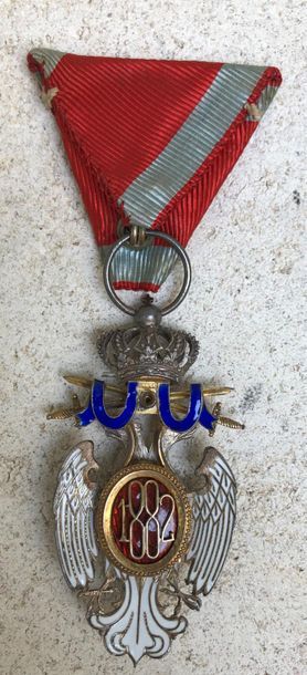 null NON VENU Croix de chevalier de l'Aigle blanc de Serbie à titre militaire.
(...