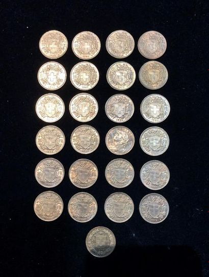 null SUISSE 
Vingt-cinq pièces de 20 francs or : une de 1896, une de 1899, une de...