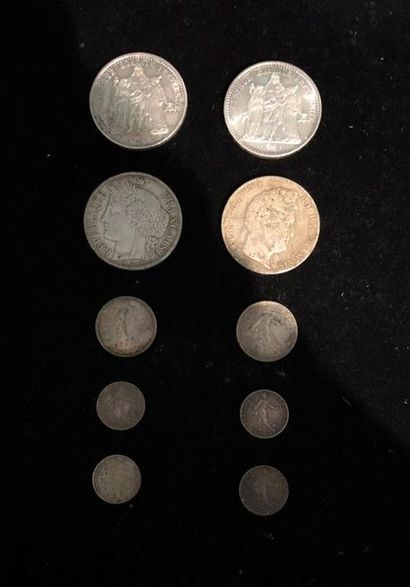 null LOT COMPRENANT : 0
- Deux cent six pièces de 5 francs argent : 70 de 1960, 20...