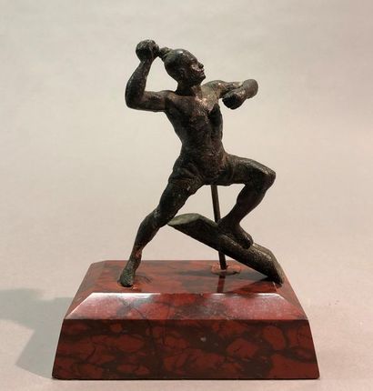 null GUERRIER
En bronze, socle en marbre
	H : 12 cm
Povenance : vente Pozzi, 191...