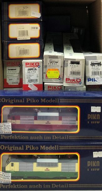 null PIKO
Motrices électriques
Ref : 6220, 6324 (7)
Wagons marchandises
Ref : 57700,...