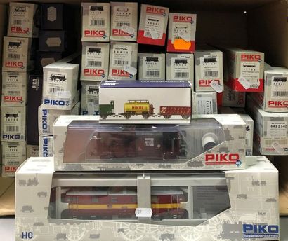 null PIKO
Motrice électrique CSD
Ref : 51021
Wagons marchandises, couverts, citernes...