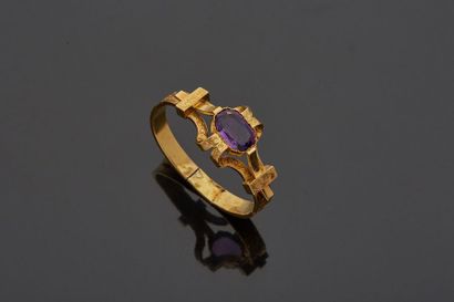 null Bracelet rigid rush in yellow gold, 18k 750‰, articulated, adorned with an amethyst...