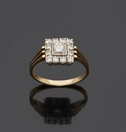null Ring in white gold, 14k 585‰, square shape set in its center with a brilliant-cut...