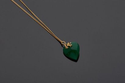 null Yellow gold necklace, 18k 750‰, composed of a chain holding a chrysoprase pendant...